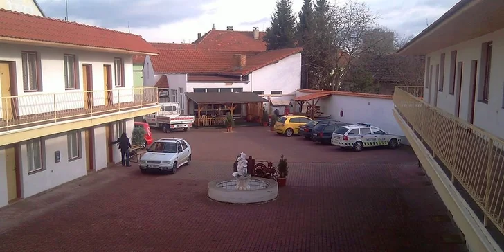 Podzim i vánoční trhy v Praze: Pohodový víkend s polopenzí pro dva