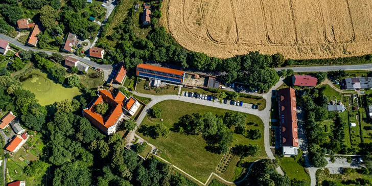 13 ha parku je pripravených na vaše prechádzky alebo jazdy na bicykli.
