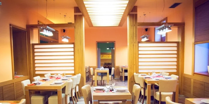 Bohaté masové menu pro dva - 550 g grilovaných steaků s přílohou v Holešově