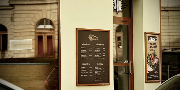 Kebab vám mohou na požádání připravit i s dresinkem bez laktózy. 
