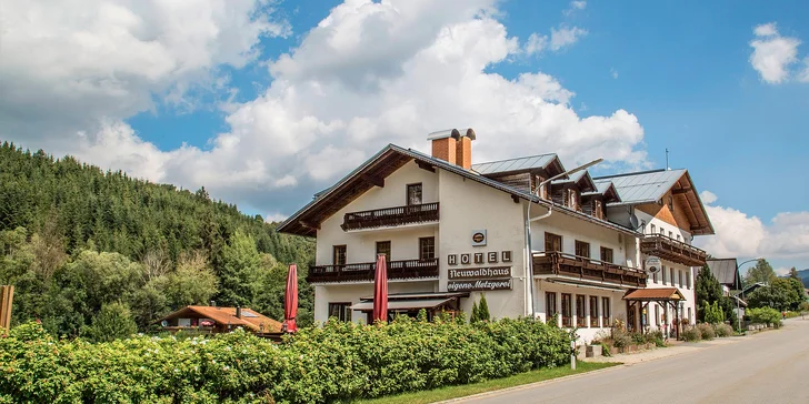 Silvestr v Bavorském lese v hotelu s polopenzí, wellness a silvestrovskou party