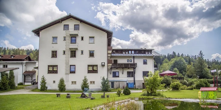 Silvestr stylově: zábavný pobyt na horách s polopenzí a vstupem do wellness