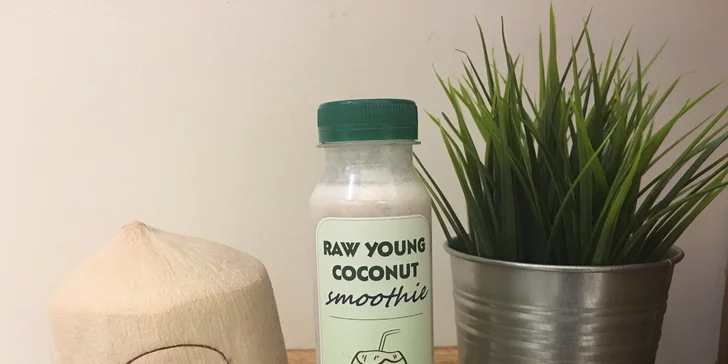 Osvěžující smoothie z mladého kokosu i salátek s grilovaným kokosem