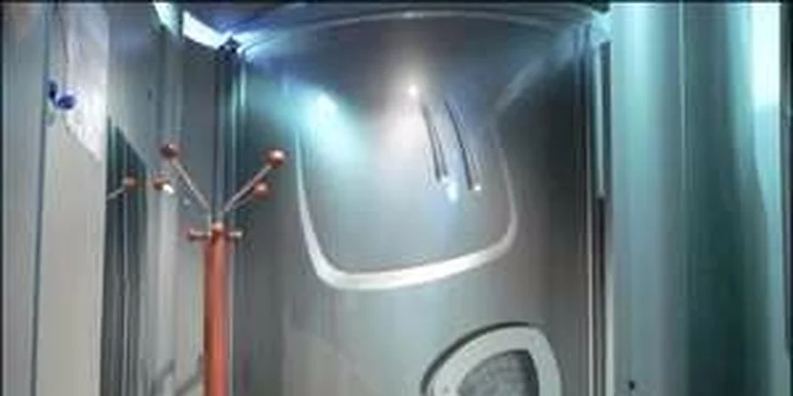 Půlroční permanentka do vertikálního solária na 30 nebo 50 minut