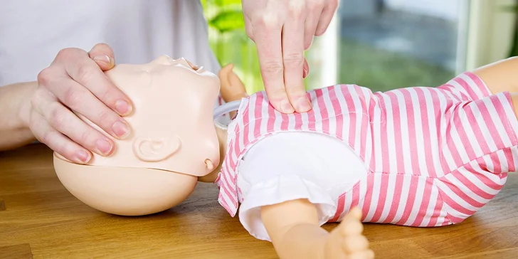 Vstup na přednášku První pomoc u kojenců a batolat pro jednoho či dva