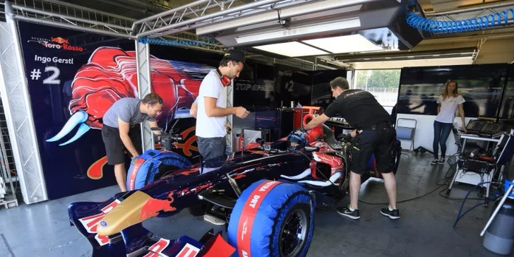 Masaryk Racing Days: Klasická či VIP vstupenka na souboj rychlých kár