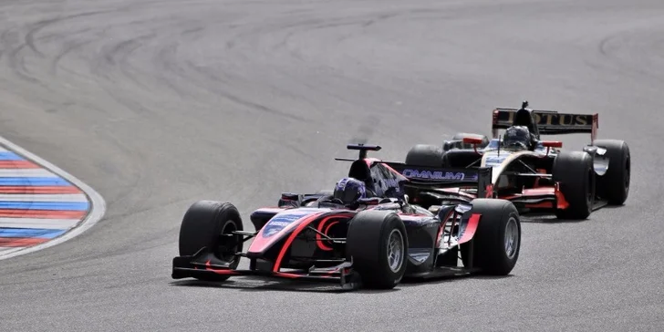 Masaryk Racing Days: Klasická či VIP vstupenka na souboj rychlých kár