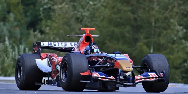 Masaryk Racing Days: Klasická či VIP vstupenka na souboj rychlých kár