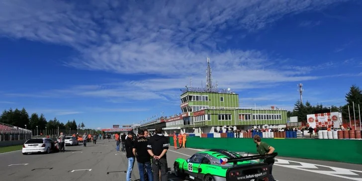 Masaryk Racing Days: Klasická či VIP vstupenka na souboj rychlých kár