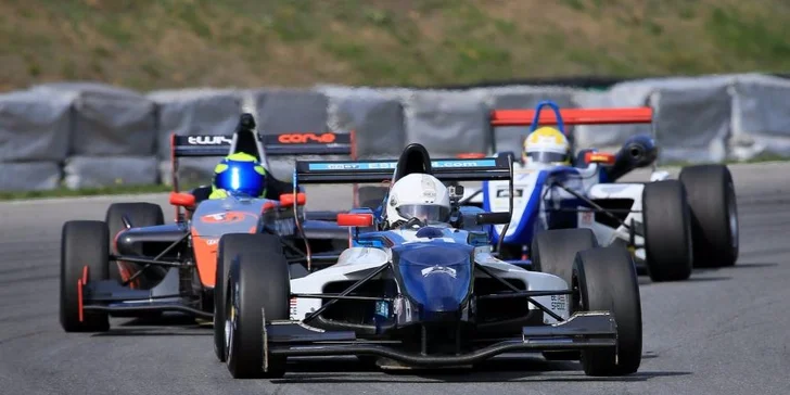 Masaryk Racing Days: Klasická či VIP vstupenka na souboj rychlých kár