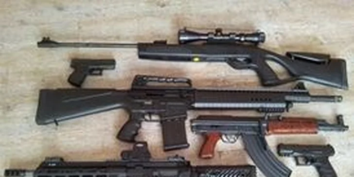 Nabité střelecké balíčky kulových zbraní – až 10 typů a 83 nábojů