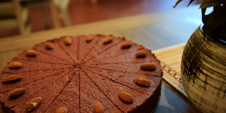 Veganské raw menu s dezertem a smoothie dle vlastního výběru