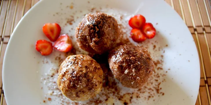 Veganské raw menu s dezertem a smoothie dle vlastního výběru