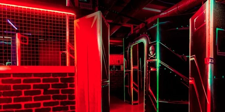Zamiřte za zábavou: akční laserová střílečka v centru Prahy až pro 16 hráčů