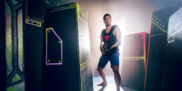 Zamiřte za zábavou: akční laserová střílečka v centru Prahy až pro 16 hráčů