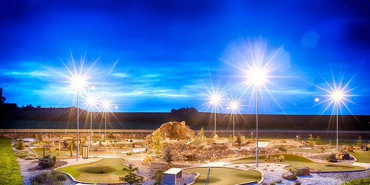 Adventure golf u Milína: 90 minut oddechové zábavy na profesionálním hřišti