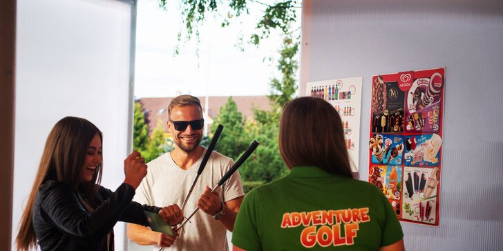 Adventure golf u Milína: 90 min. zábavy na profi hřišti od pondělí do čtvrtka