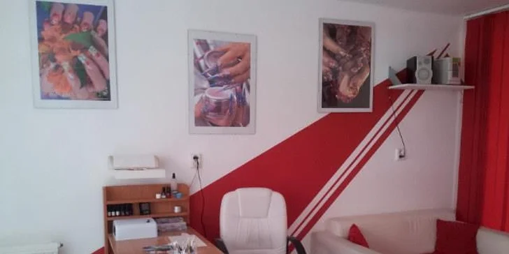 Kompletní modeláž nehtů v Nehtovém studiu B4U