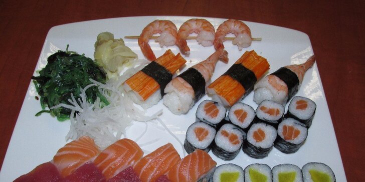 Uspořádejte japonskou hostinu: 31 nebo 47 kousků čerstvého sushi s sebou