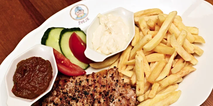 Šťavnatý steak z vepřové kýty pro 1 či 2 osoby ve Švejk restaurantu Strašnice