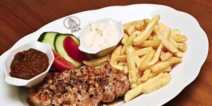 Šťavnatý steak z vepřové kýty pro 1 či 2 osoby ve Švejk restaurantu Strašnice