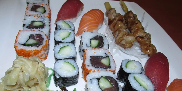 Pozvánka k japonskému stolu: Malé sushi menu nebo velký set s polévkou