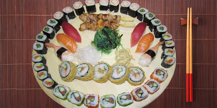 Pozvánka k japonskému stolu: Malé sushi menu nebo velký set s polévkou