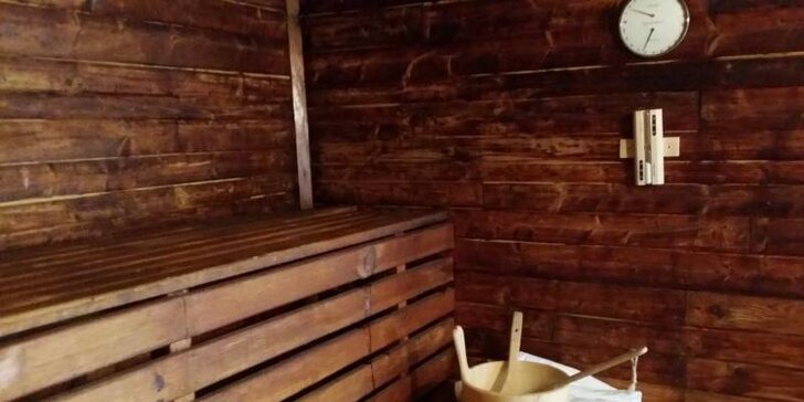 Týdenní i víkendová dovolená na Vysočině: Roubenka se saunou až pro 10 osob
