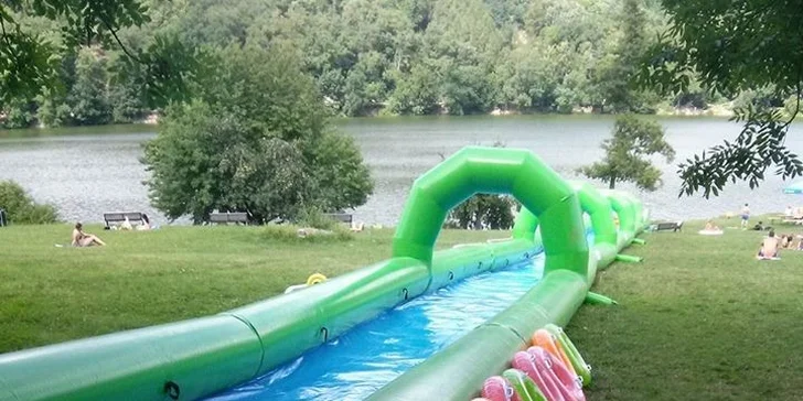 Hry bez hranic jsou zpět: 100 metrů dlouhá skluzavka, bumper balls a další