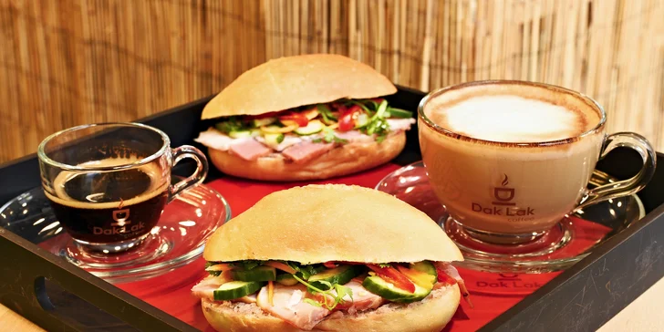 Vietnamská bagetka a voňavá káva v Tonkin Café pro 1 nebo 2 osoby