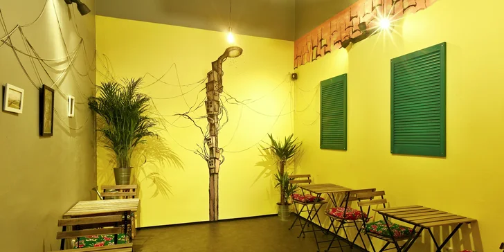 Siesta v Tonkin Café - vietnamská káva s dortem pro 1 nebo 2 osoby