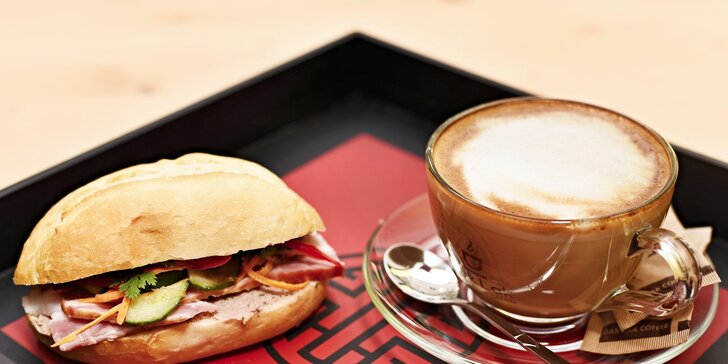 Vietnamská bagetka a voňavá káva v Tonkin Café pro 1 nebo 2 osoby