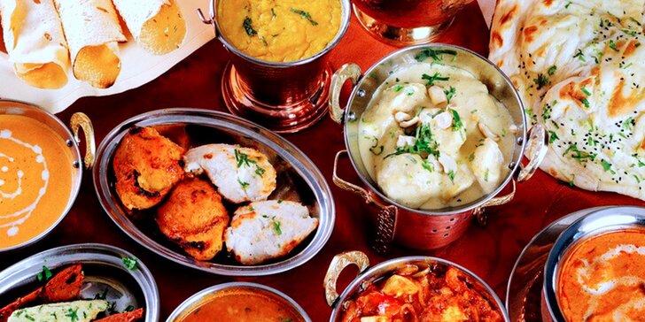 Indické pochoutky z nabídky restaurace Golden Tikka v hodnotě 600 Kč