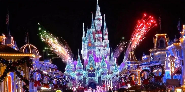 Adventní Paříž a návštěva Disneylandu s ohňostrojem vč. ubytování na 1 noc