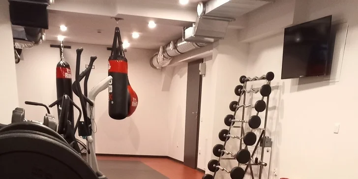 Keď si budete chcieť dať trochu do tela, neváhajte vstúpiť do fitness zóny, kde si zacvičíte kardio, jogu aj aerobik.
