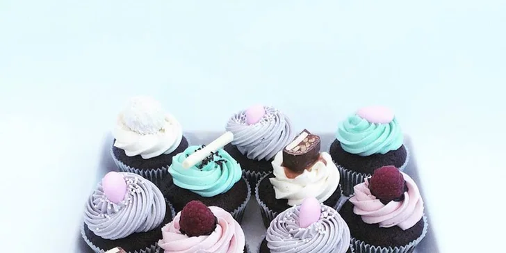Sladké potěšení: 2 příchutě nadýchaných cupcakes v jedné sadě