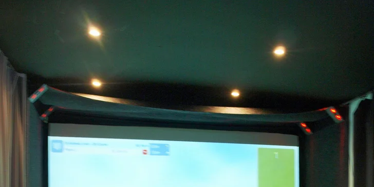 60 minut indoor golfu na profesionálním full swing simulátoru až pro 4 osoby
