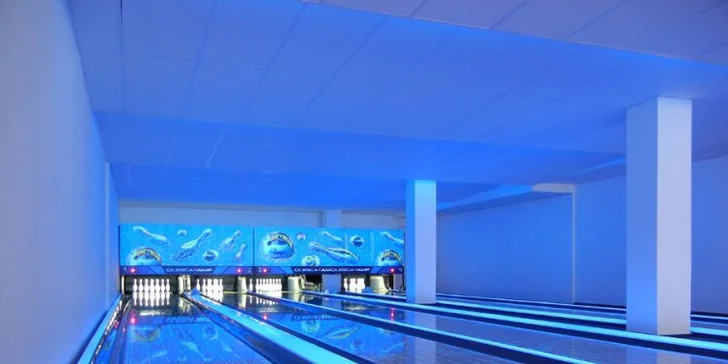Zábava pro partu či rodinu: 60 minut bowlingu až pro 6 osob