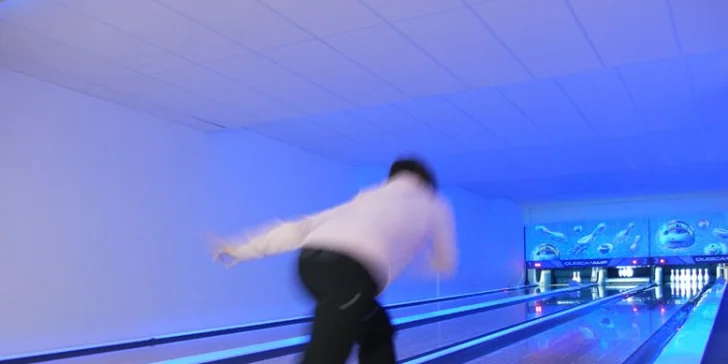 Zábava pro partu či rodinu: 60 minut bowlingu až pro 6 osob