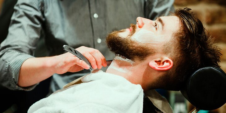 Rozmazlujte svého gentlemana: Holení, střih, kosmetika i masáž v barber shopu