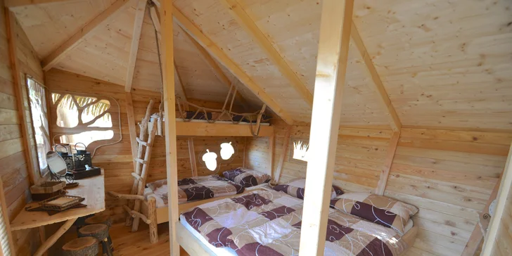 Pohodlně se tu vyspí 4 osoby.