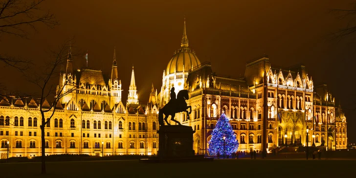 Adventní výlet do Budapešti s průvodcem: doprava, trhy, vánoční tramvaj i památky