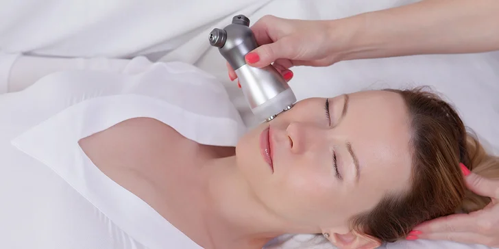 Ošetření pleti ultrazvukem + zapracování aktivních látek biopolární radiofrekvencí