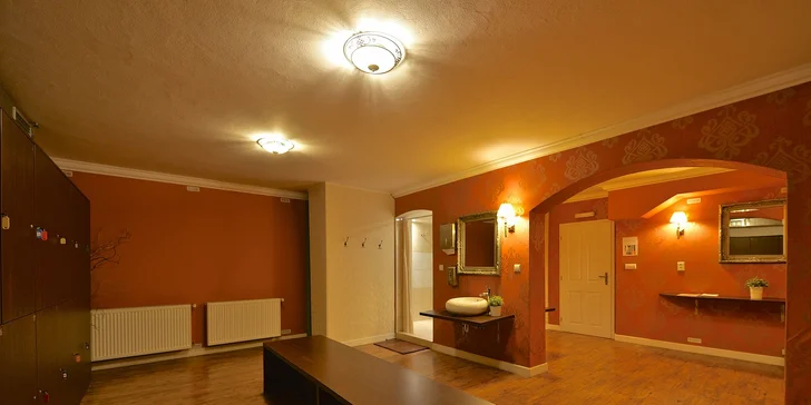 2 hodiny relaxace v privátní vířivce pro 2–4 osoby, sauna i zapůjčení županu a ručníků zdarma
