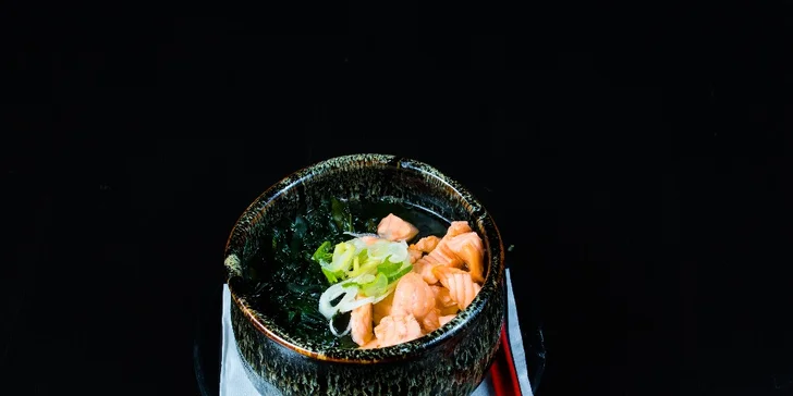 Degustační japonské menu pro 2 osoby: polévka, tempura z krevet, 30 ks sushi