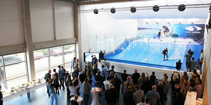 30 minut bodyboardingu na simulátoru pro 2 osoby: vybavení i videozáznam