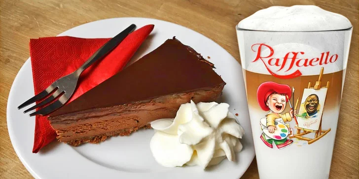 Káva nebo limonáda s dezertem či pohárem v kavárně Lucafféteria