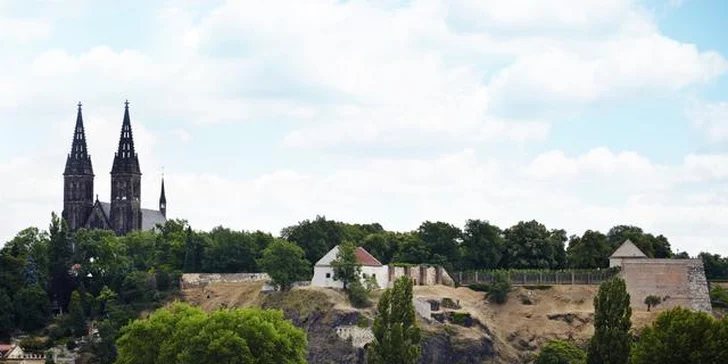 Objevte kouzlo podzimní Prahy s pohodovým ubytováním pro 2 se snídaní