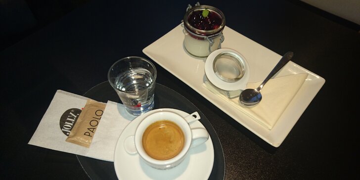 Káva s dobrotou pro jednoho či dva v Paolo Caffé