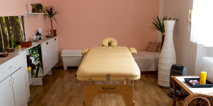 Hýčkání v salonu Tantiki: hodinová rekondiční masáž
